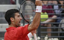 Djokovic tiếp tục đánh bại Nadal trên sân đất nện