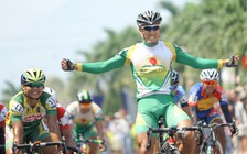 Lê Nguyệt Minh giành lại áo xanh