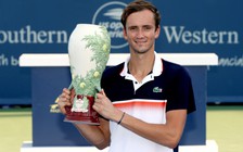 Hạ Goffin, Medvedev lần đầu tiên đoạt danh hiệu ATP Masters 1.000