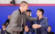 Sao bóng rổ NBA nhiễm Covid-19 sau khi 'ôm' số 1 quần vợt thế giới Djokovic