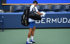 Djokovic bị loại khỏi Mỹ mở rộng vì đánh bóng trúng trọng tài