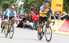 Tay đua trẻ Trần Tuấn Kiệt quật ngã ‘vua nước rút’ Lê Nguyệt Minh tại VTV Cup