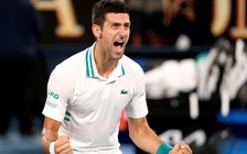 Novak Djokovic tiếp tục xô ngã kỷ lục của Roger Federer
