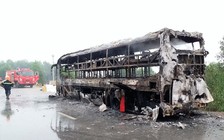 Xe khách giường nằm cháy trên đường, 30 hành khách may mắn thoát nạn