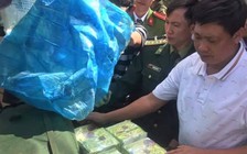 Quảng Bình phát hiện xe bán tải chở hơn 200 kg nghi ma túy đá