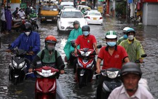 TP.HCM dự báo có mưa rào kèm giông, người dân đi lễ Vu Lan cần chuẩn bị