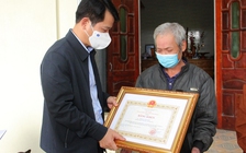 Chủ tịch tỉnh Thanh Hóa tặng bằng khen thanh niên cứu bé gái trong vụ cháy nhà