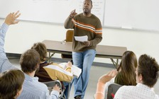 Một nửa giảng viên đại học ở Anh có công việc bấp bênh