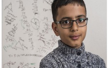 Cậu bé lớp 6 có chỉ số IQ cao hơn Einstein và Hawking