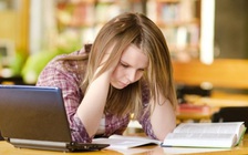 90% sinh viên Anh cho rằng giáo dục chỉ coi trọng kết quả thi cử