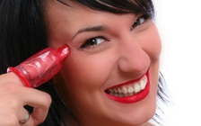 Xôn xao việc bao cao su vào đề thi phổ thông ở Malaysia