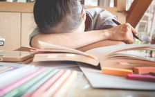 Nhiều sinh viên Anh hối tiếc vì chọn con đường đại học