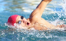 Không biết bơi, sinh viên Trung Quốc không được cấp bằng tốt nghiệp