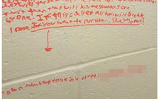 Trường học hoang mang vì thông điệp 'muốn sống thì hãy ở nhà' trong toilet