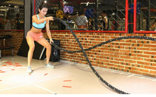 Nữ sinh xinh đẹp Trung Quốc trở thành nhà vô địch cuộc thi thể hình