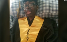 Lễ tốt nghiệp dành riêng cho nam sinh sắp qua đời vì ung thư