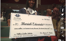 Nữ sinh trúng tuyển vào 149 trường đại học và cao đẳng Mỹ