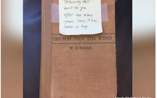 Trả sách mượn thư viện sau… 52 năm