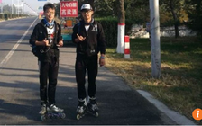 Hai nam sinh trượt patin hơn 500 km đi nghỉ lễ
