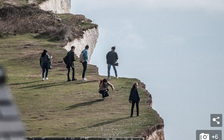 Nữ sinh tử vong khi chụp ảnh ở gần vách đá cao 60 m