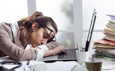 Tại sao lại cảm thấy mệt mỏi cả ngày?