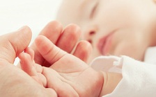 Vì sao nên để trẻ nhỏ ngủ chung với bố mẹ đến năm 3 tuổi?