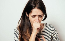 Vì sao cơn ho thường nặng hơn vào ban đêm?