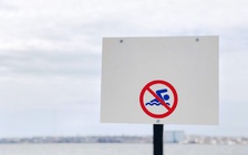 6 quy tắc phải biết để cứu mình và cứu người khi tắm biển