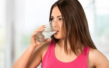 Uống đủ nước có thể 'trị' những vấn đề sức khỏe nào?