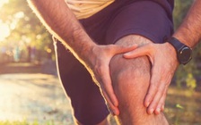 Người bị viêm khớp có nên tập thể dục hay không?
