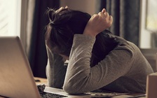 4 dấu hiệu cảnh báo áp lực công việc đang làm tổn hại sức khỏe tinh thần