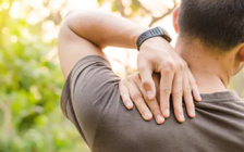 Bị đau xương bả vai: Khi nào là cảnh báo 5 bệnh nguy hiểm?