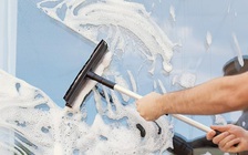 Rơi khỏi giàn giáo ở tầng 37, 2 nhân viên lau kính may mắn sống sót