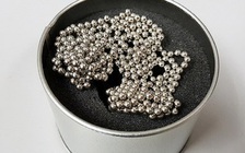 Cậu bé nuốt 54 viên nam châm vào bụng vì... tò mò