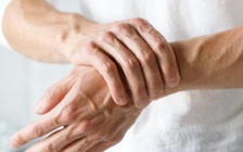 Phát hiện di chứng hiếm gặp gây tê liệt ở bệnh nhân Covid-19