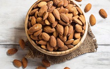 Nên ăn gì để không tăng cân nếu bạn hay đói trước khi ngủ?