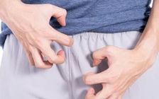 Người đàn ông nhảy cầu tiếp nước sai kỹ thuật, phải cắt bỏ 1 tinh hoàn