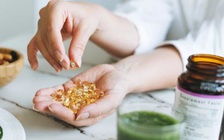 Bổ sung vitamin D vào thời điểm nào trong ngày là tốt nhất?