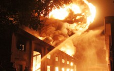 Cháy nổ dữ dội tại công ty sơn và khách sạn 16 tầng ở Đà Nẵng