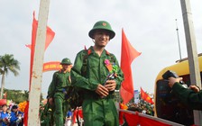 Thanh niên hăng hái lên đường nhập ngũ
