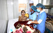 Gia đình blouse trắng