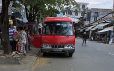 Vụ Ồ ạt đi khám bệnh để... nhận quà: UBND tỉnh yêu cầu lập tổ kiểm tra