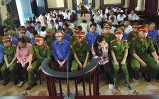 31 nguyên cán bộ hải quan hầu tòa vì tiếp tay buôn lậu