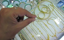 Mua vàng bị 'móc túi'