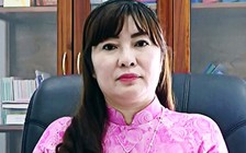 Chính quyền Đà Nẵng đến tận nhà tặng hoa, chúc mừng trẻ vừa chào đời