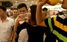 Nữ giáo viên bị điều động tiếp rượu