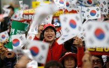 Người ủng hộ tổng thống Hàn Quốc xuống đường