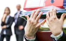 Hà Nội dự tính quy định công chức phải mặc áo có cổ, váy quá gối