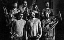 Ban nhạc kèn LaBrassBanda biểu diễn ở VN