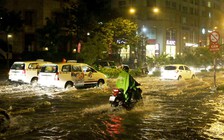 Mưa trái mùa kéo dài 2 ngày nữa